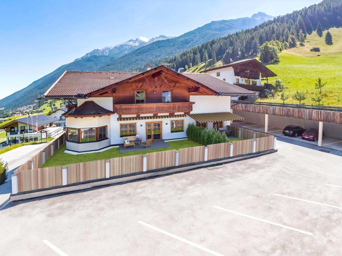 Lovely Apartment In Neustift Im Stubaital With Mountain View Exterior photo